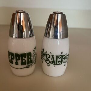 Vintage 1970’s Gemco Westinghouse Salt & Pepper Shakers.